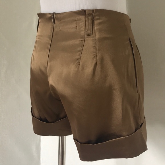 BEAUTIFUL DRESSY SHORTS. BROWN. - Picture 1 of 6